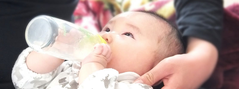哺乳瓶や母乳を飲んでいる赤ちゃんに虫歯ができやすいって本当？